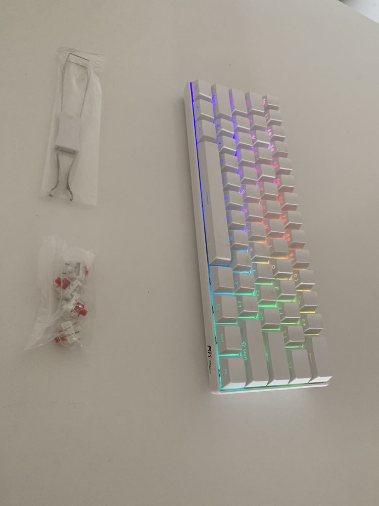 Teclado Royal Kludge RK61