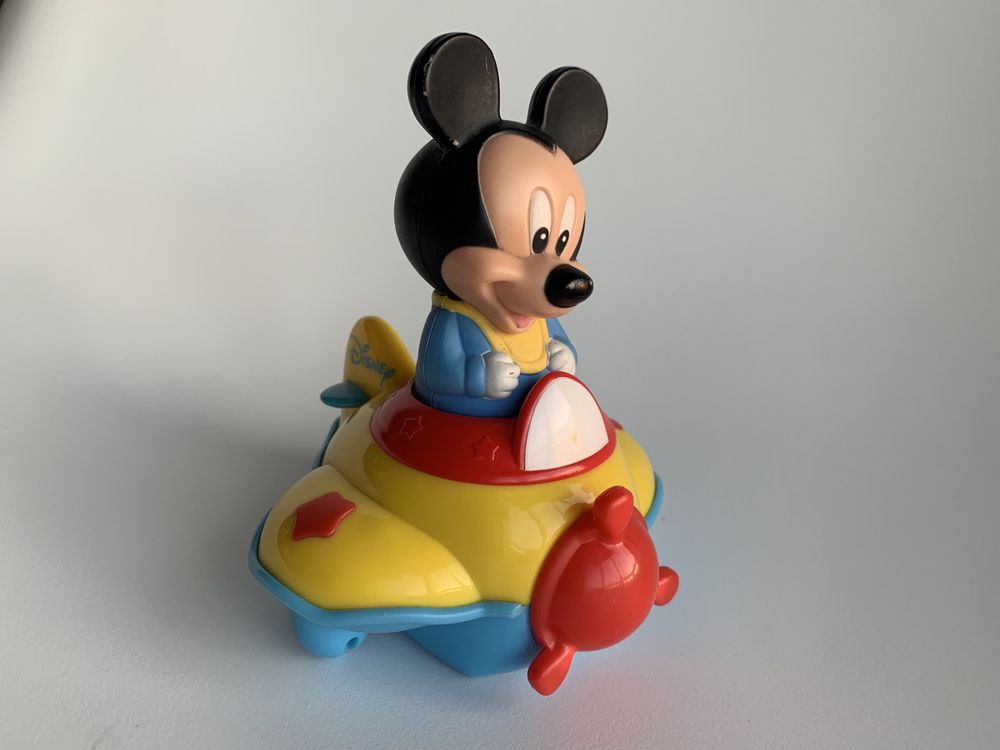 Mickey Peluche e carro avião