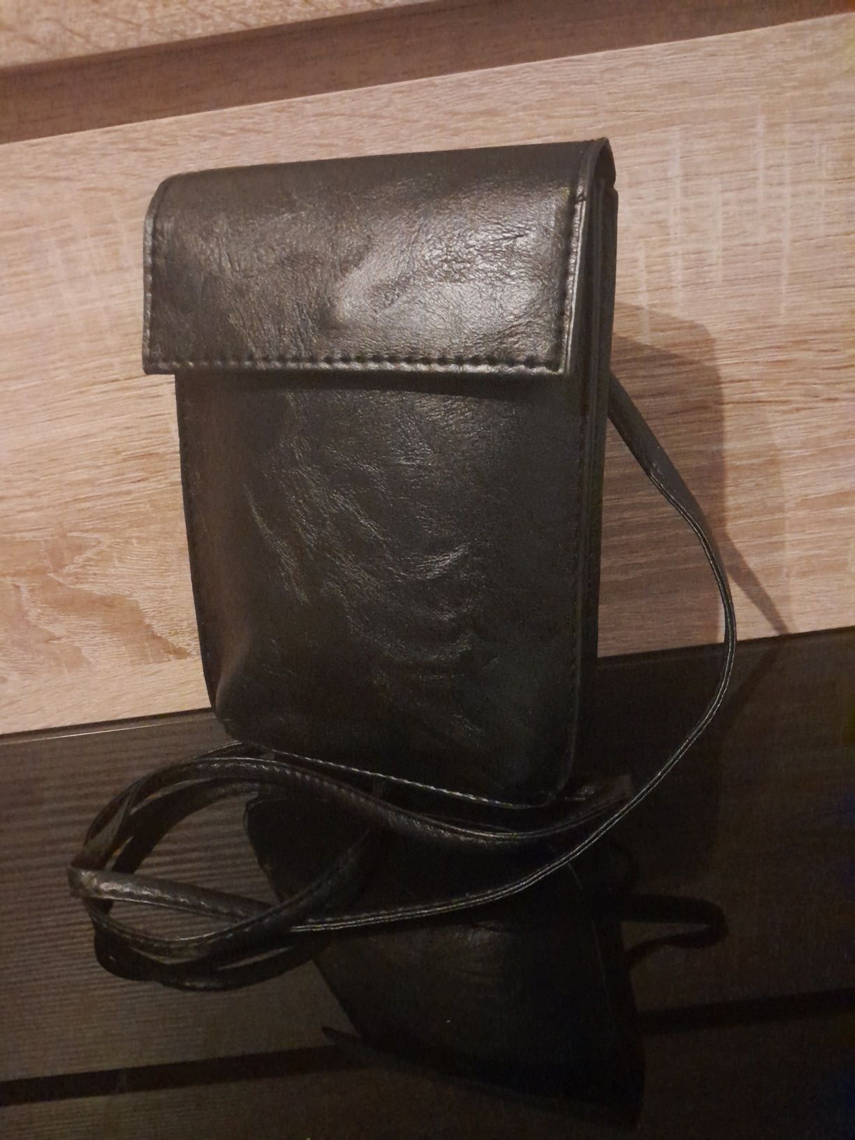 Nowa, mala czarna torebka