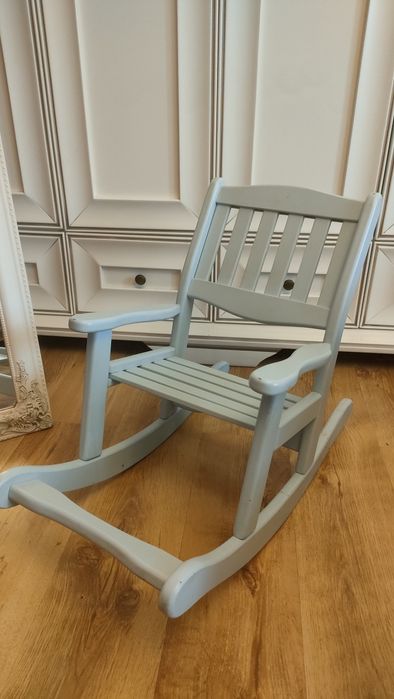 Krzesełko drewniane