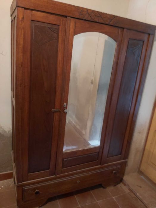 Armário antigo para venda