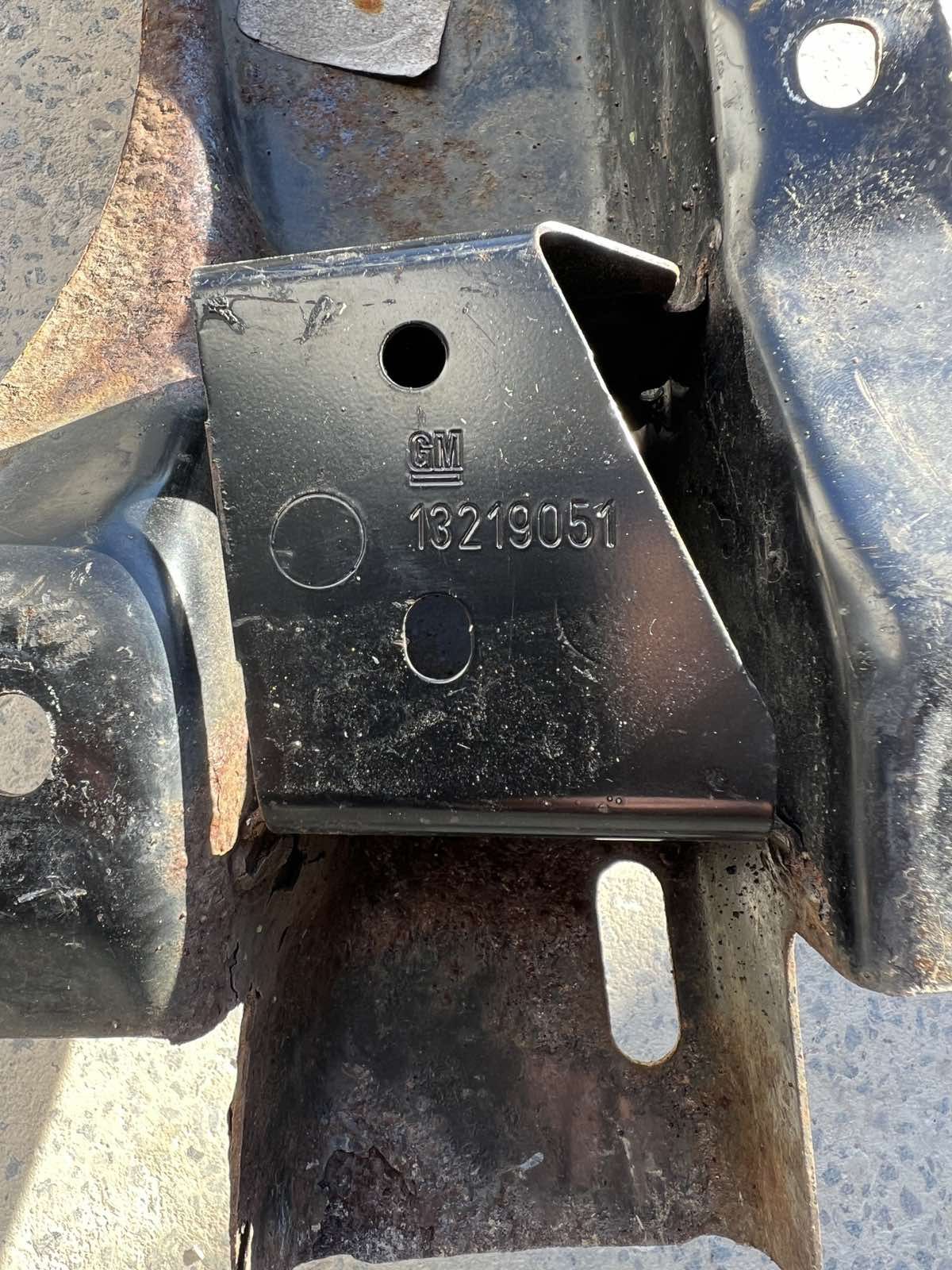 Підсилювач заднього бампера Opel Zafira B 13219051