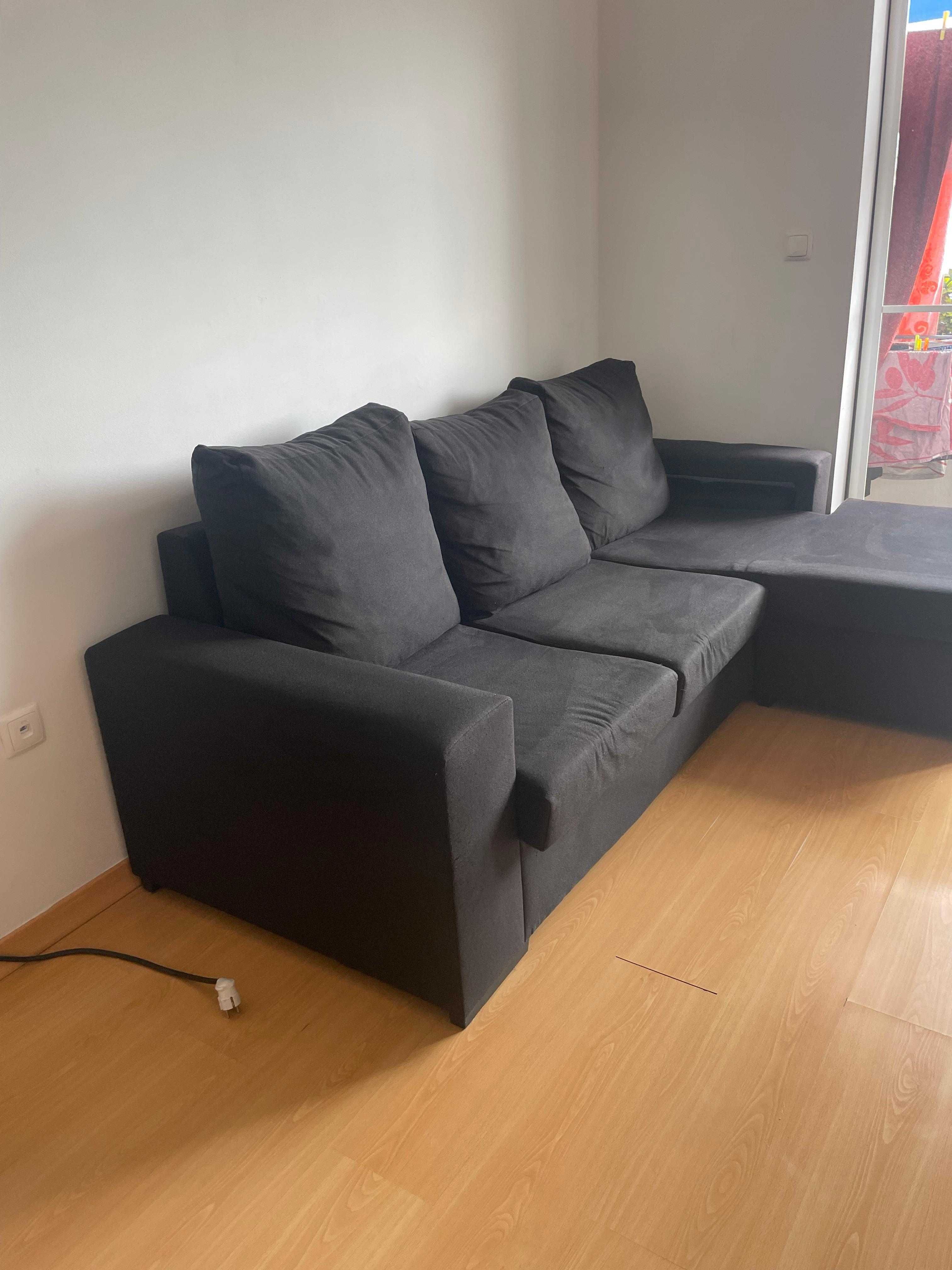 Sofá com chaise longue