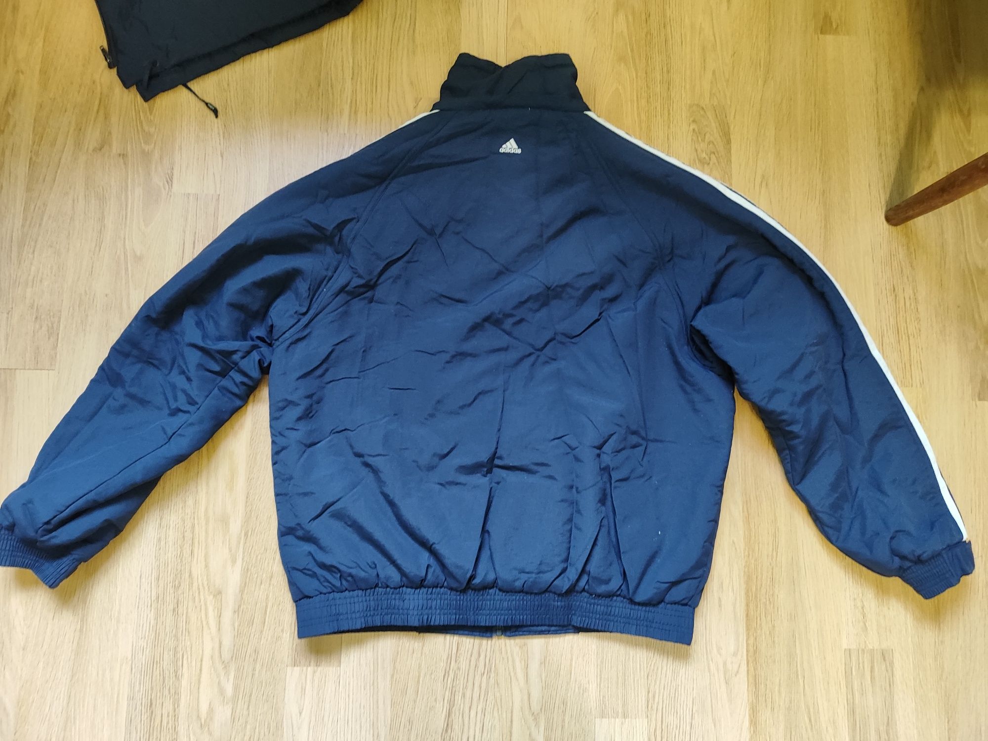 Куртка спортивна чоловіча Adidas  розмір L   В гарному стані