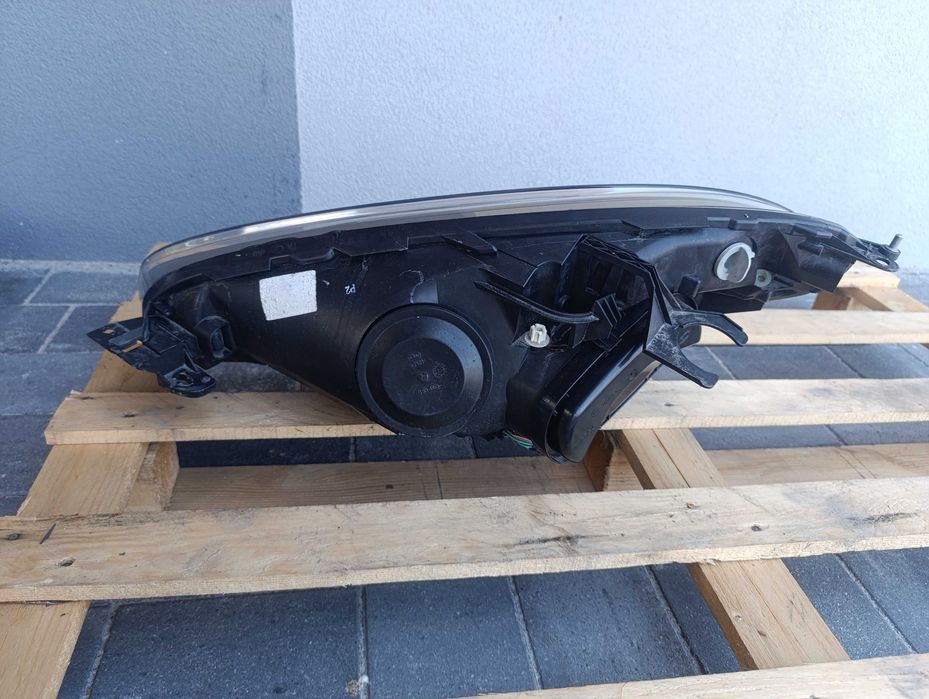 Lampa prawa Ksenon Xenon prawy Citroen c4 picasso