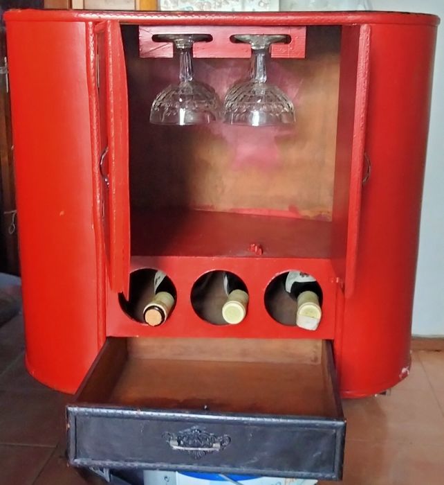 Pequeno Bar Vermelho