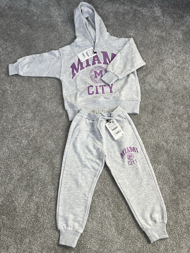 Dres dziecięcy Zara