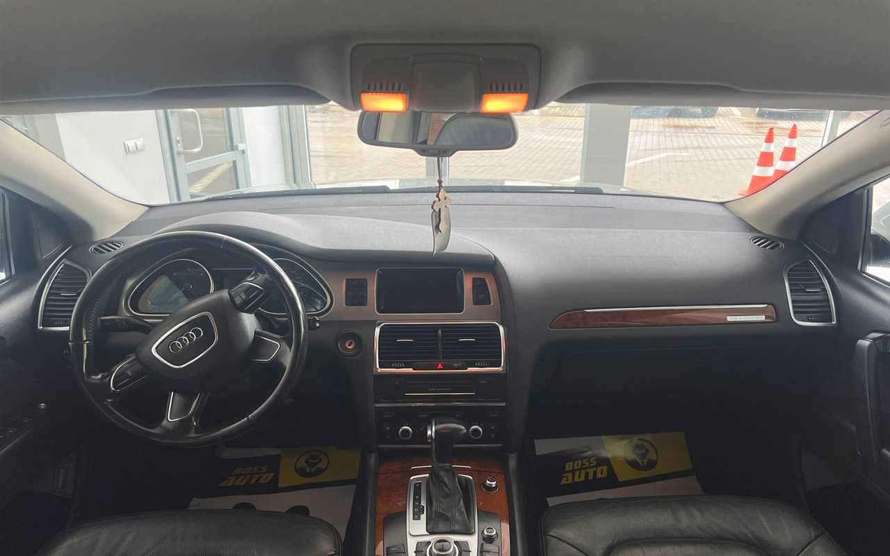 Audi Q7 2012 року