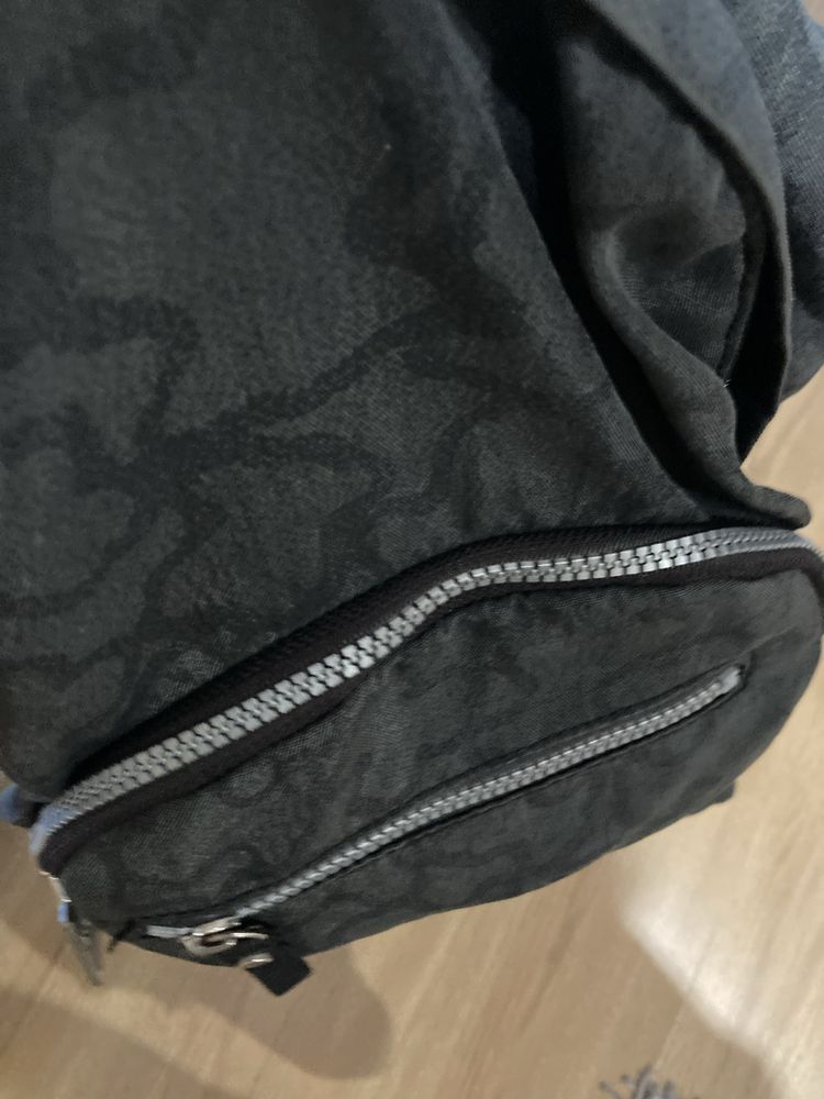 Mochila Tous em otimo estado