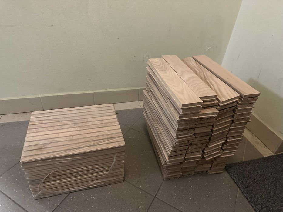 Nowy parkiet klepka jesion