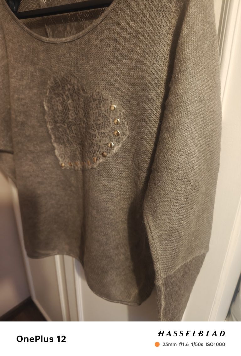 Sweter M śliczny