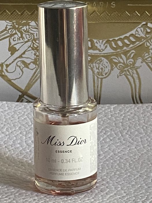 Парфум жіночій Miss Dior Essence. Оригінал. 10мл