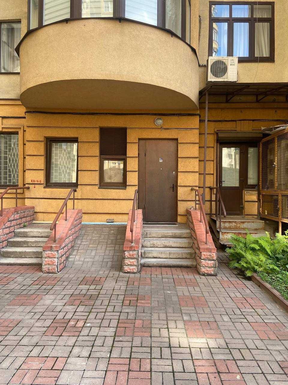 Продажа объекта общей площадью 350м.кв. ул. Дмитриевская.