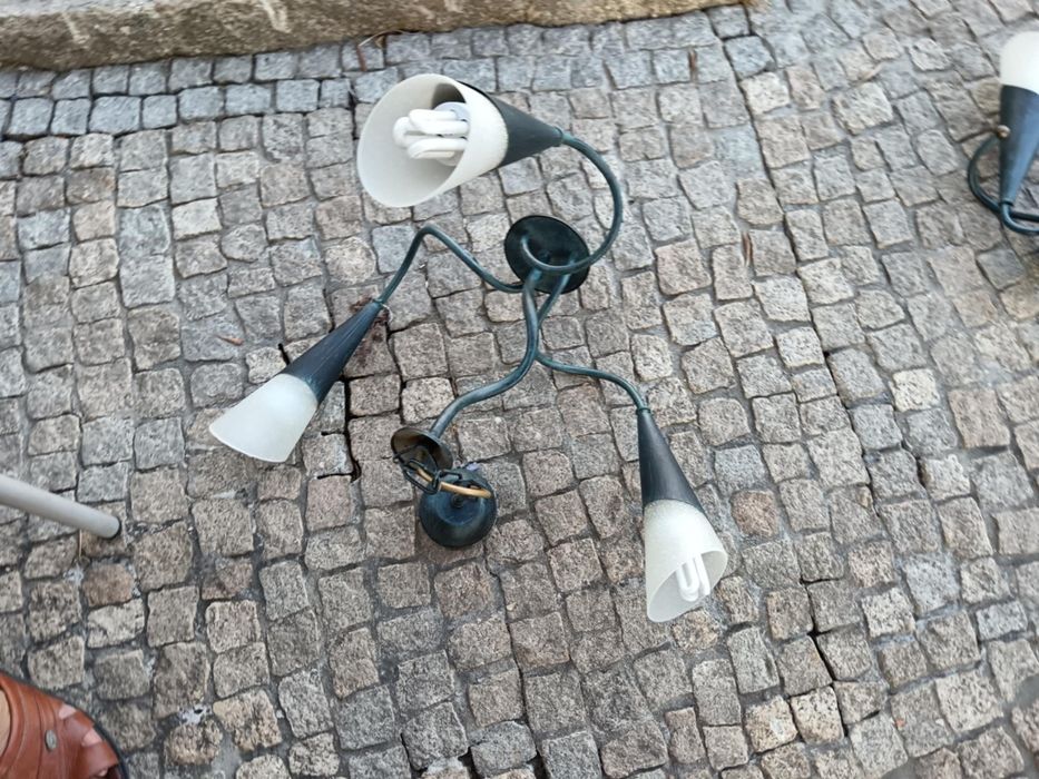 Candeeiros em bom estado