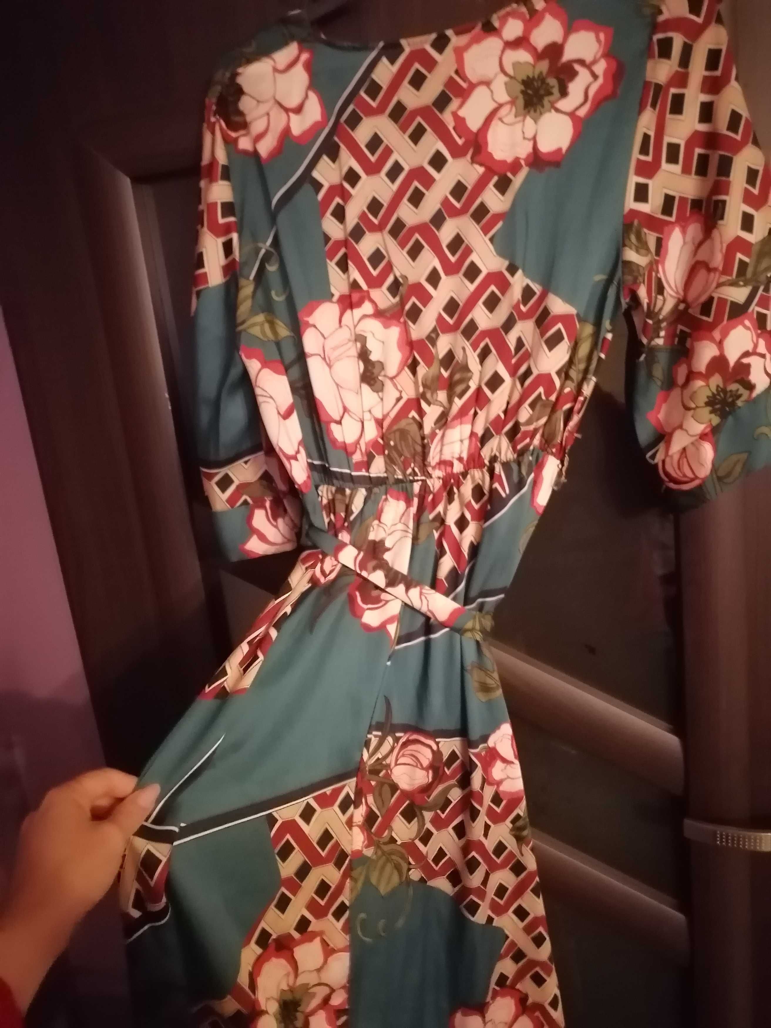 Długa sukienka w stylu "kimono"
