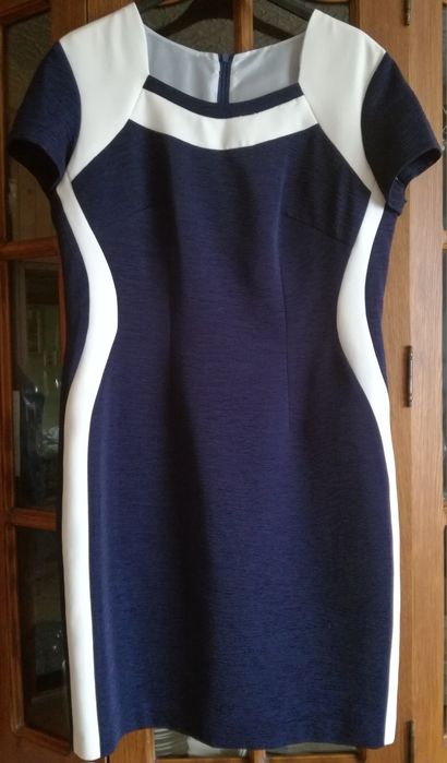 Śliczna sukienka damska wizytowa z białym bolerkiem rozmiar 42