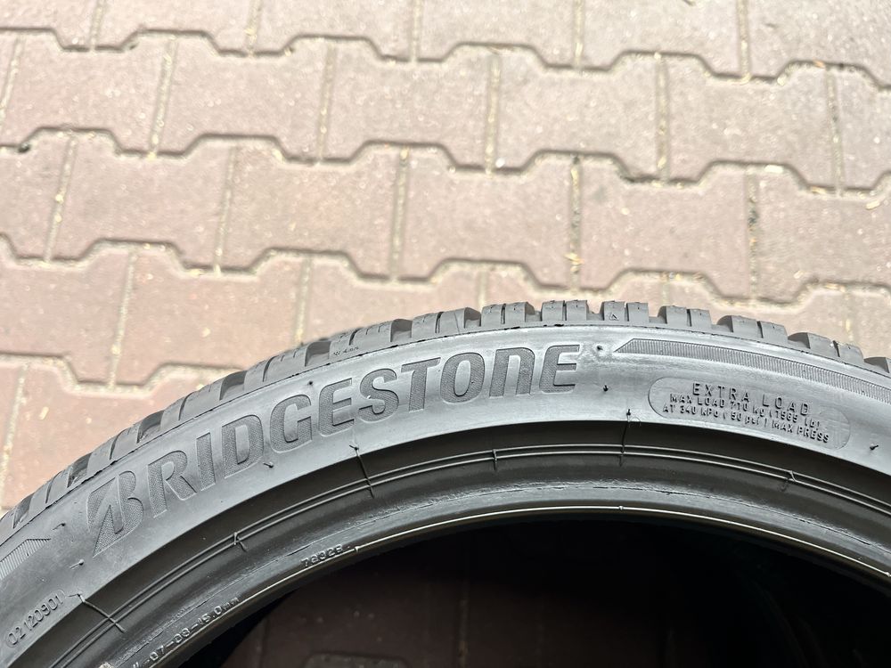 Opona 235.40.19 Bridgestone Blizzak LM005, 2023 rok 8mm