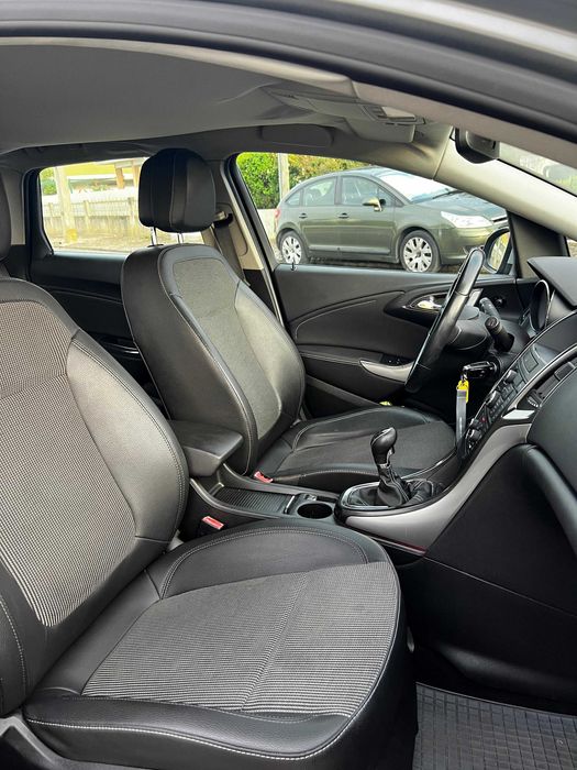 Opel Astra J - 1.7 CDTI . 125CV