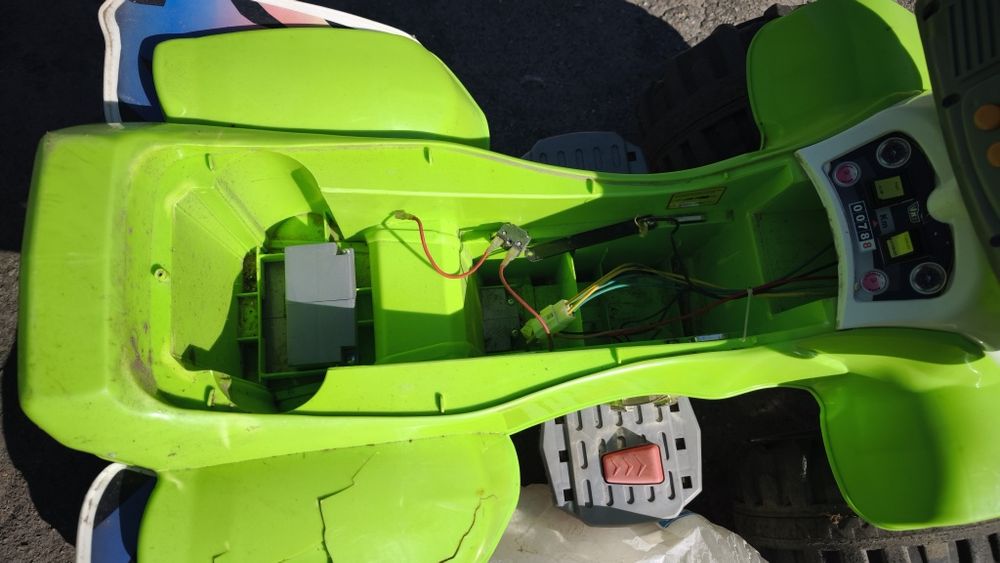 Детский квадроцикл на аккумуляторе