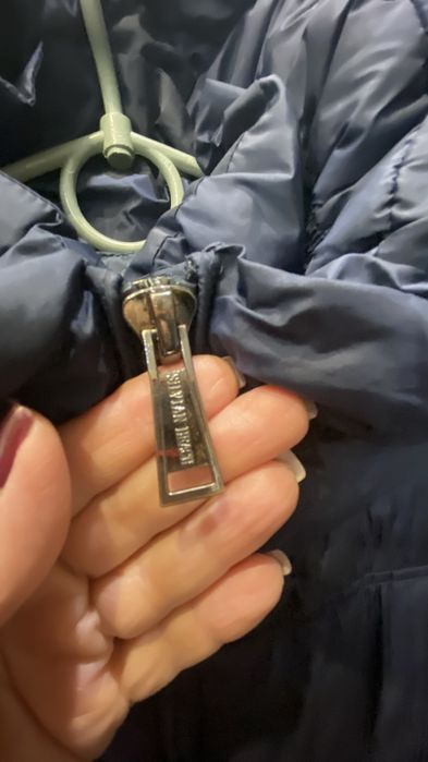 Пуховик жіночий бренду Silvian Heach синього кольору розмір М