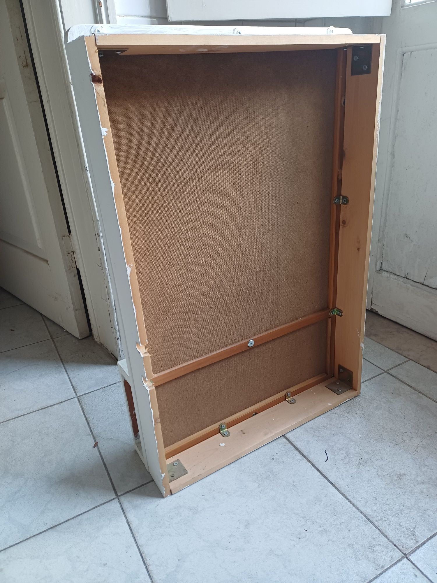 Quadro para escrever com giz para tapar contador de electricidade/água
