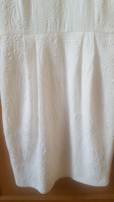 Sukienka damska kremowa ecru Reserved