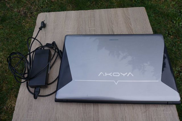 Laptop Medion Akoya model P8614 Uszkodzony  17 cali