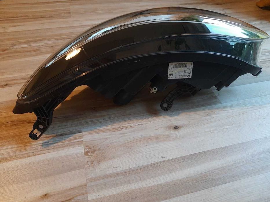 Reflektor lewy lampa lewa Renault Kadjar 15-22 Soczewka + LED Europa