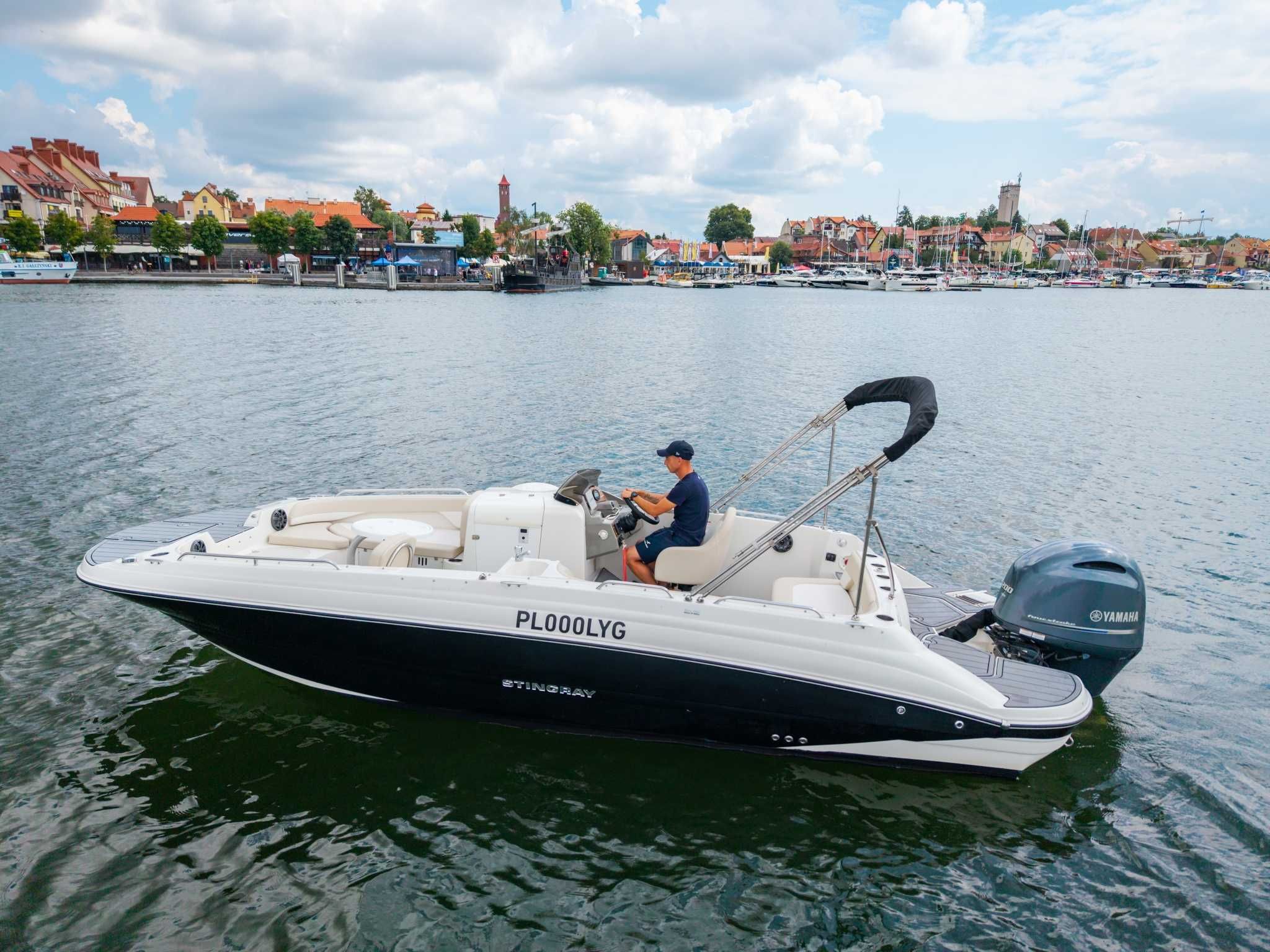 Stingray 212 SC – 2016 r. – Yamaha 200 KM – tylko 140 mth PRZYCZEPA