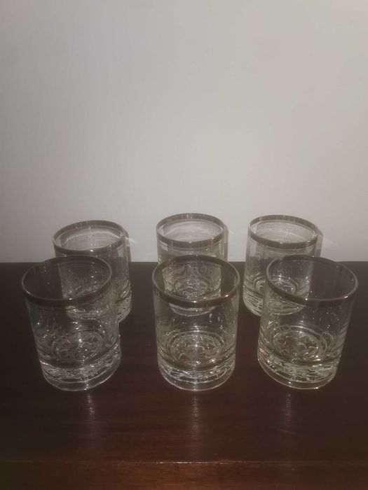 Copos Whisky  com gravação Whisky,  rebordo prateado