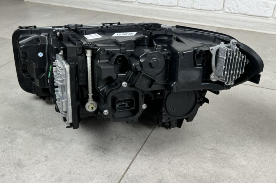 Фары BMW G30 Shadow Line LED LCI 2020+ для  G30 G31 2016-2020 оптика