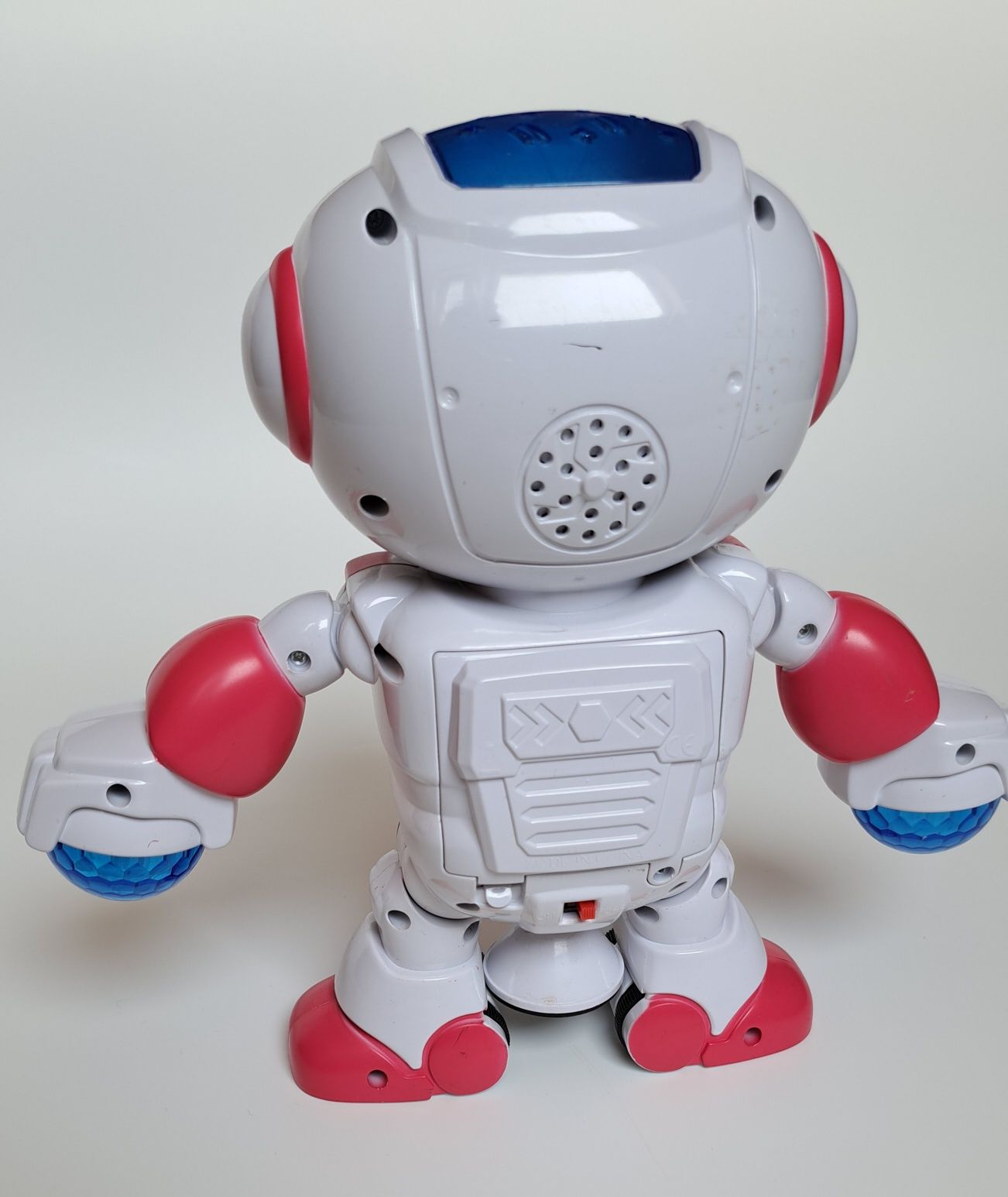 Іграшковий робот