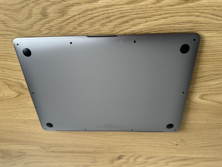 MacBook Air i3 ідеал 2019 року