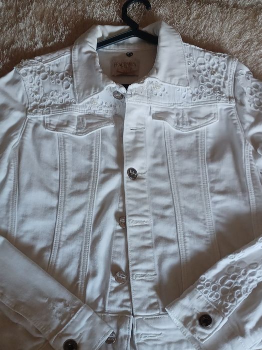 Casaco fracomina com botoes brilhantes