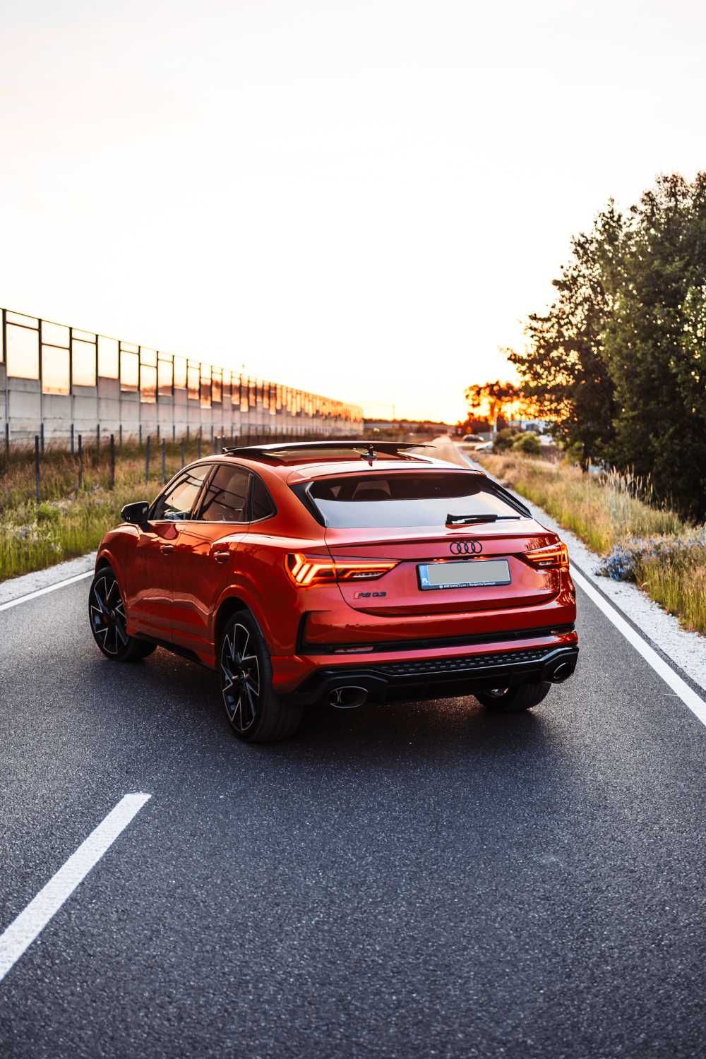WYNAJEM Audi RSQ3 Poznań wypożyczalnia aut sportowych