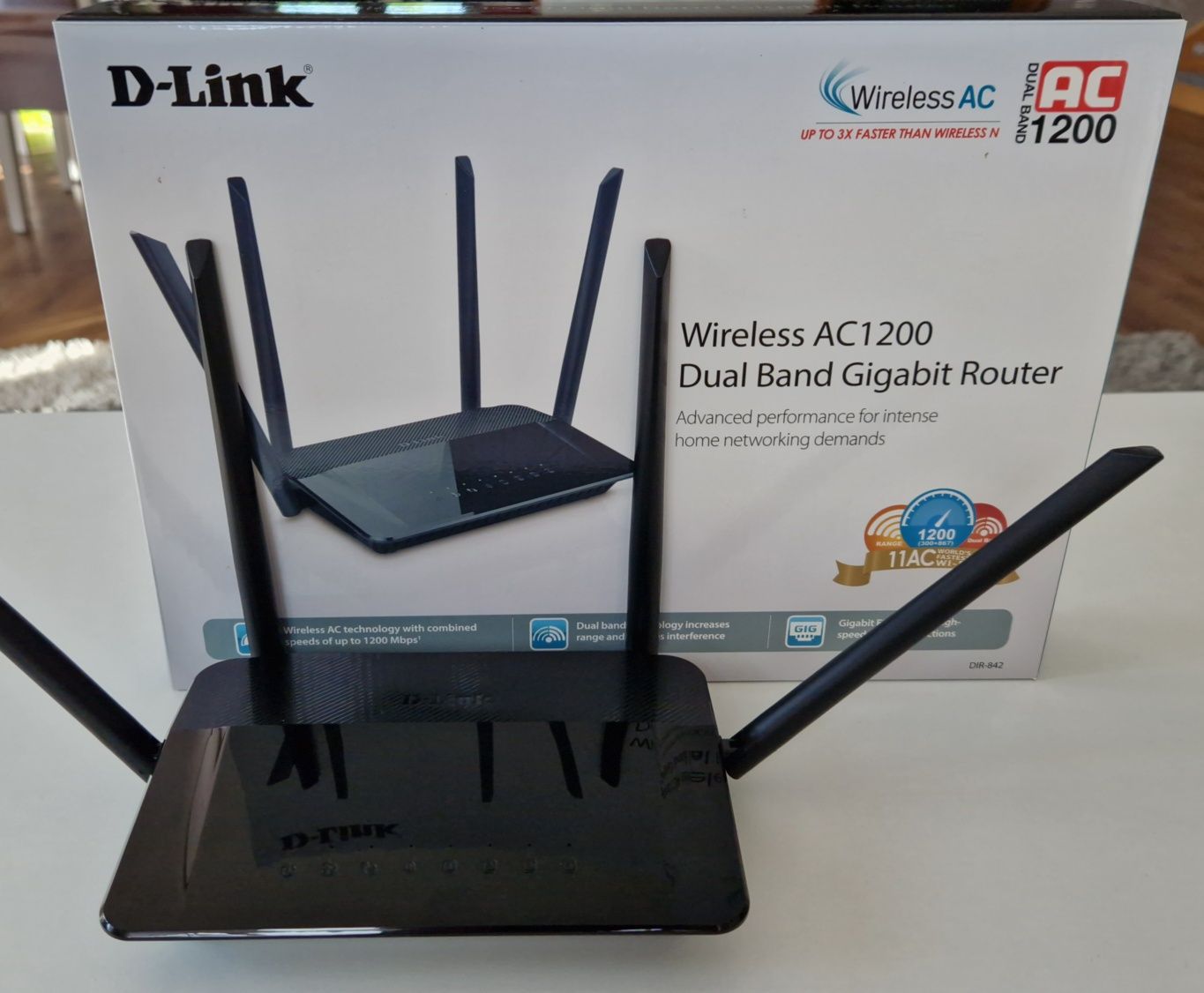 Router D-link DIR-842