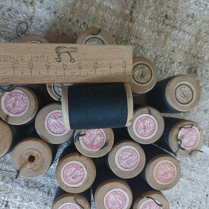 Нитка для шиття чорний 10 200 метрів раритет