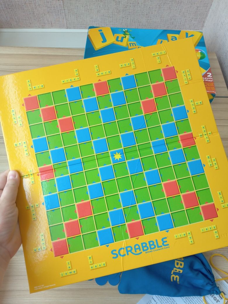Настільна гра Scrabble Скребл Юніор (англ.)
