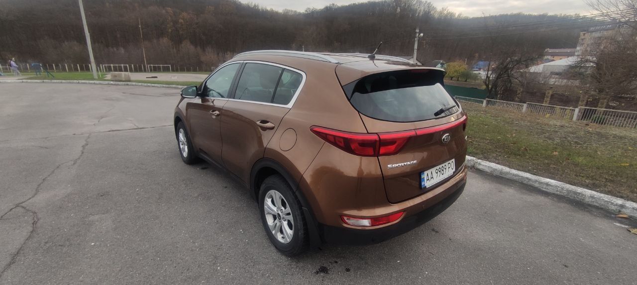 Продам KIA SPORTAGE 1.7D 2017