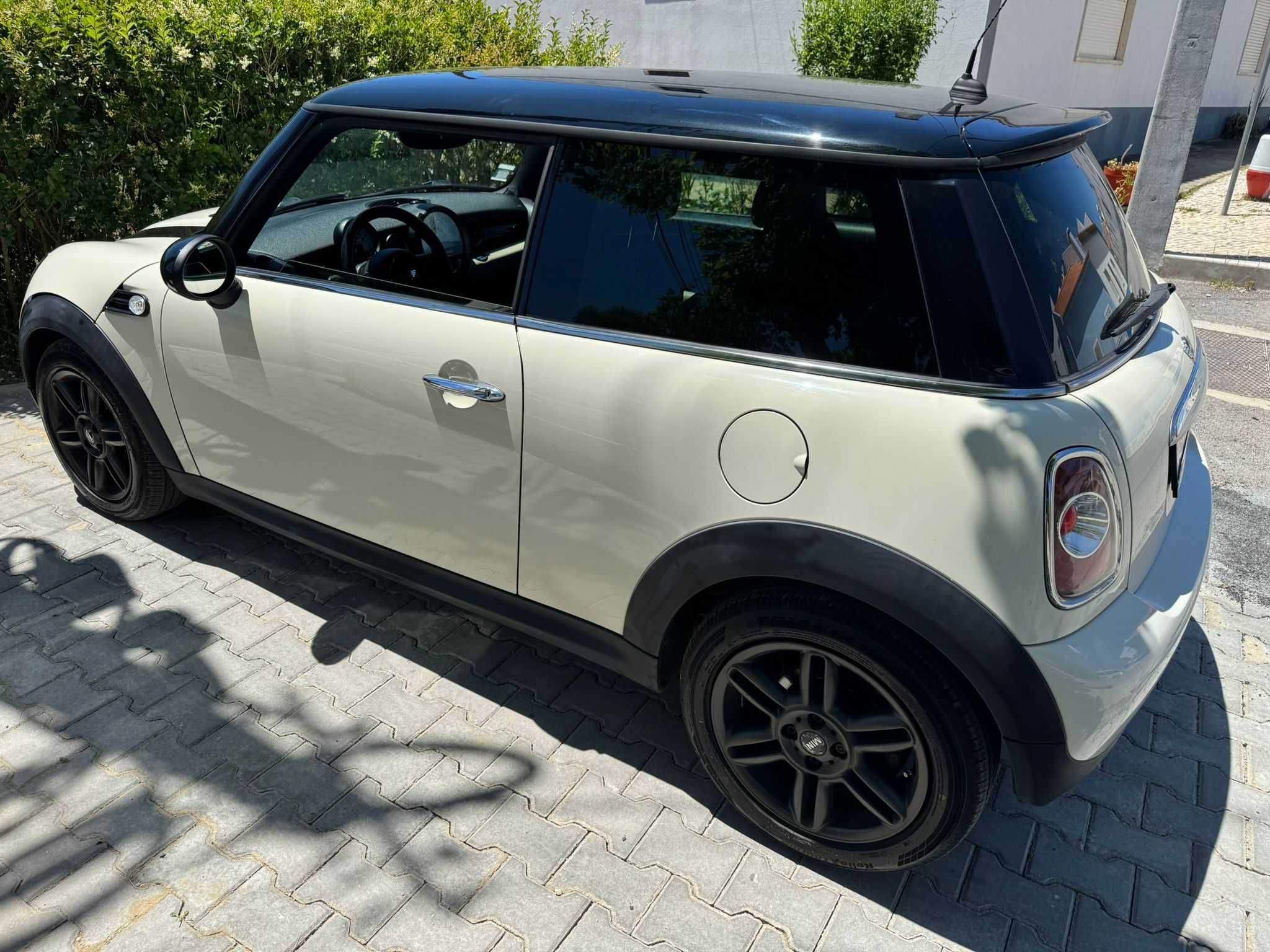 MINI Cooper D R56 2011