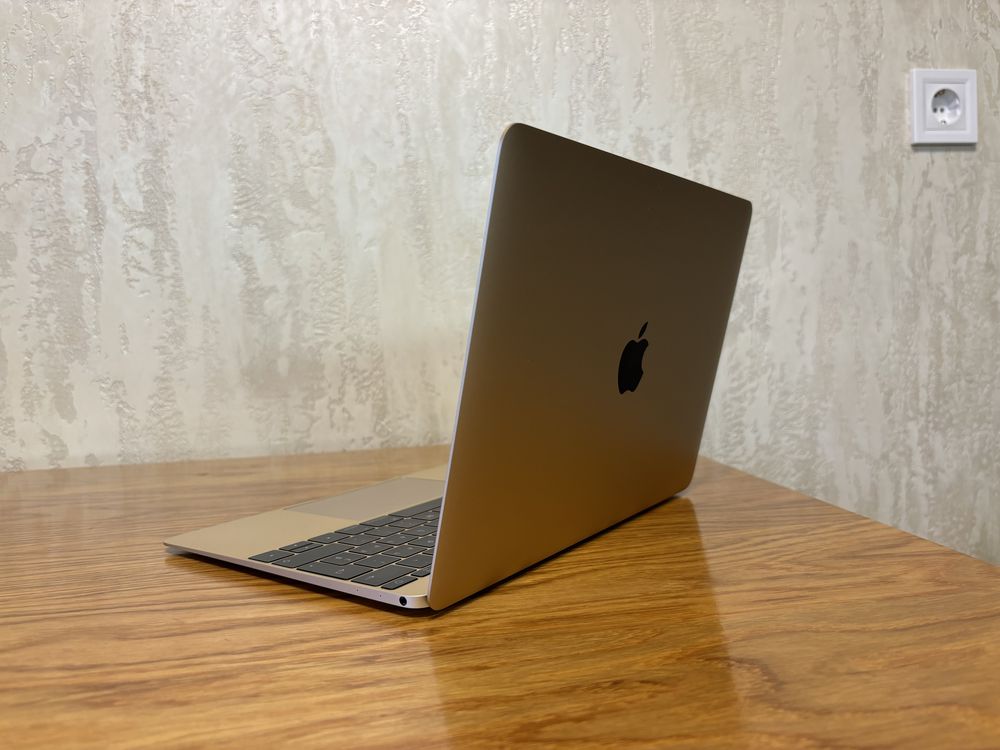 Ноутбук Apple MacBook