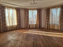 Приватний будинок з присадибною ділянкою