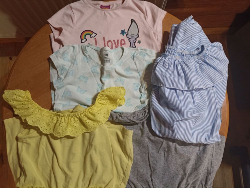 Пакет из летних комбинезонов и двух футболок размер 122-128