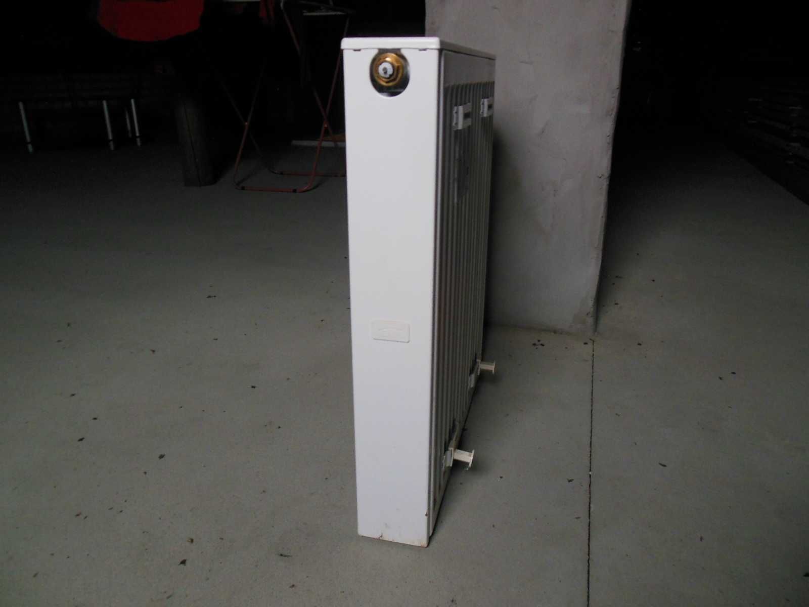 Grzejnik Kermi Therm X2 FTV profil V typ C22 prawy 600x500x100-60x50