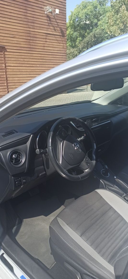 Toyota Auris hibrid
