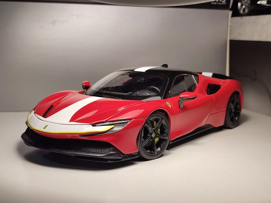 Модель Ferrari SF90 1/18 Bburago burago