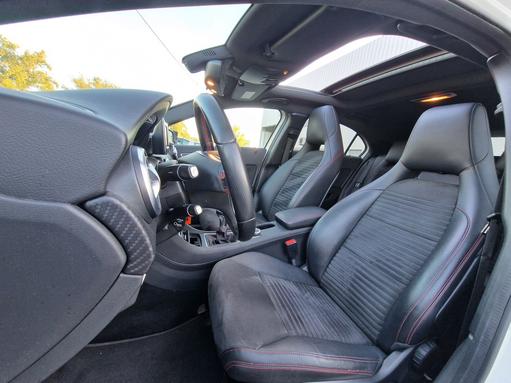 Mercedes-Benz A180cdi  AMG IMPECÁVEL