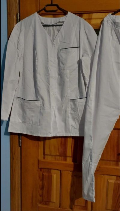 Strój medyczny uniform r.46
XXXL / 46 / 18: Nowy bez metki