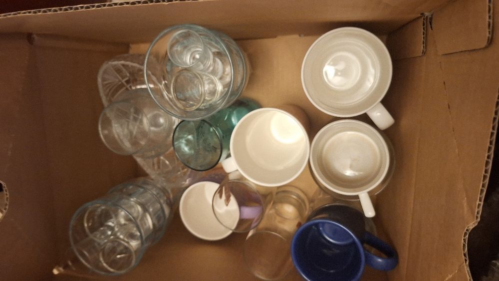 Karton szklanek, kieliszków, kubków