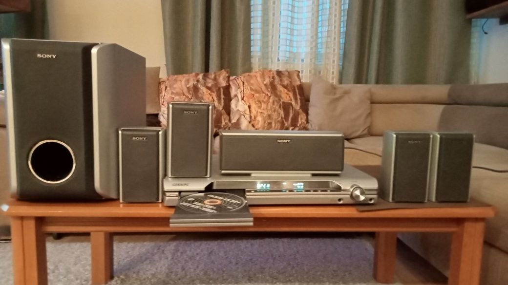 SONY dav-dz110 sprzedaż 300 zł..Funkconuje bez zarzutów.Stan dobry..